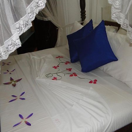 Thambapanni Retreat Hotel Unawatuna Exterior photo