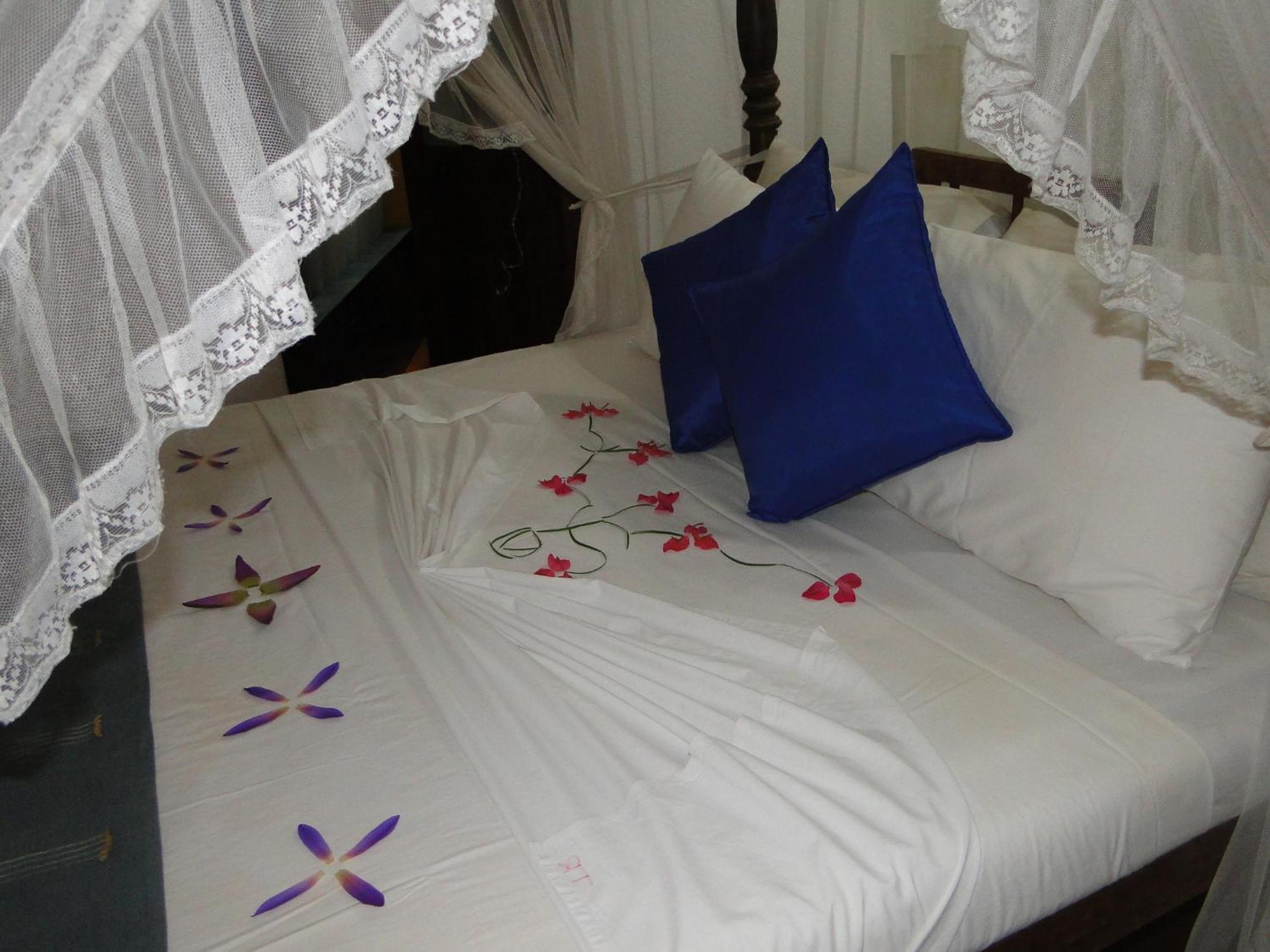 Thambapanni Retreat Hotel Unawatuna Exterior photo